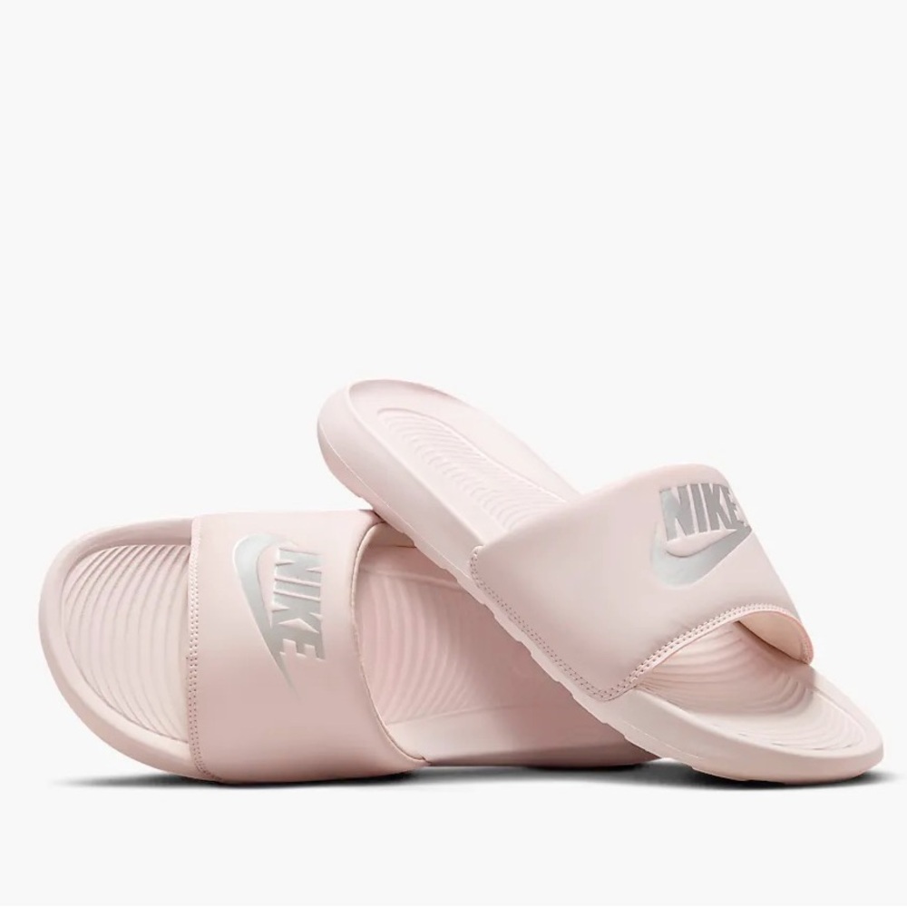 WOMEN'S NIKE VICTORI ONE SLIDE SANDALS💜